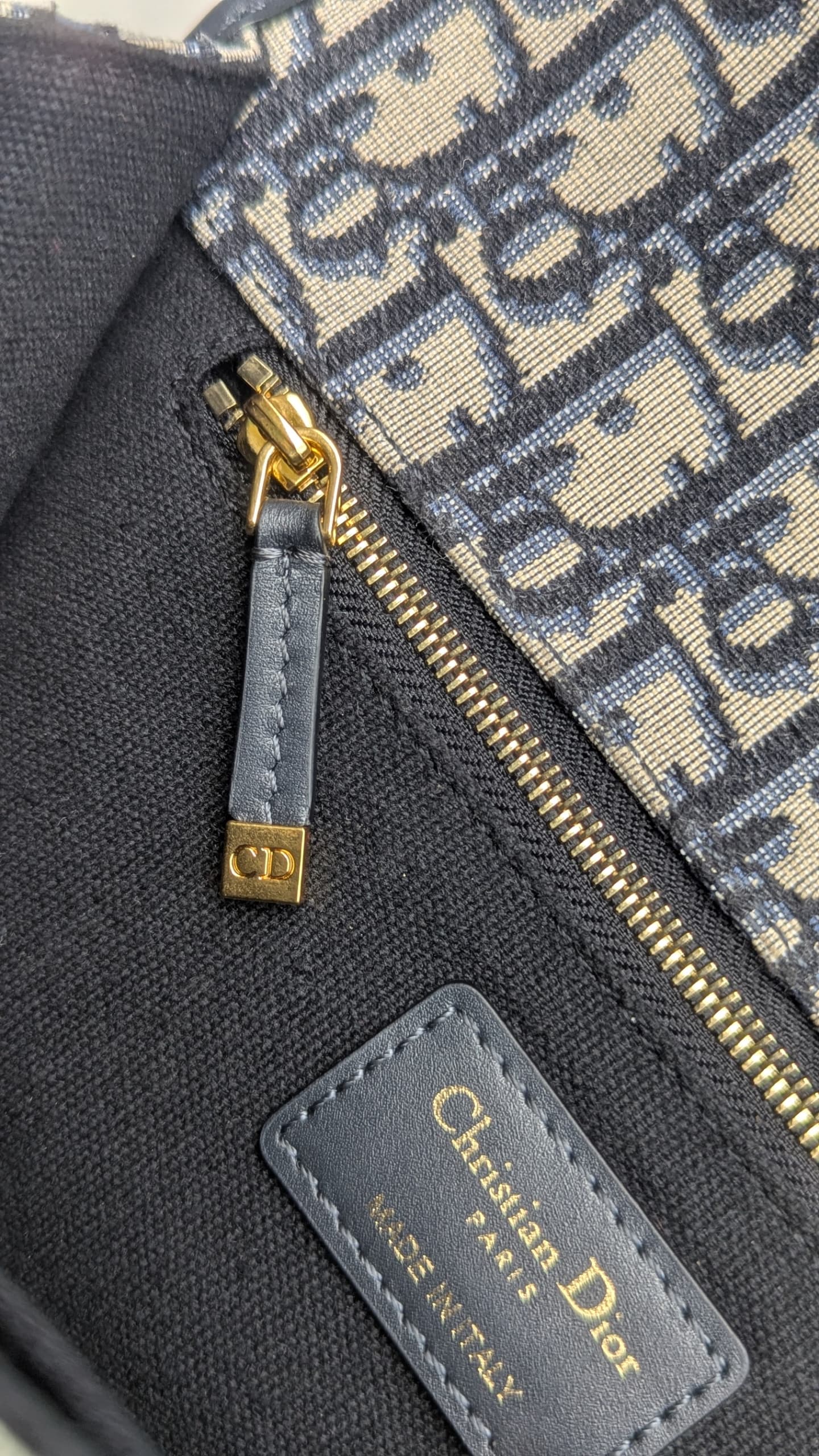 Christian Dior 30 Montaigne Bag – Oblique Jacquard & Navy Leather