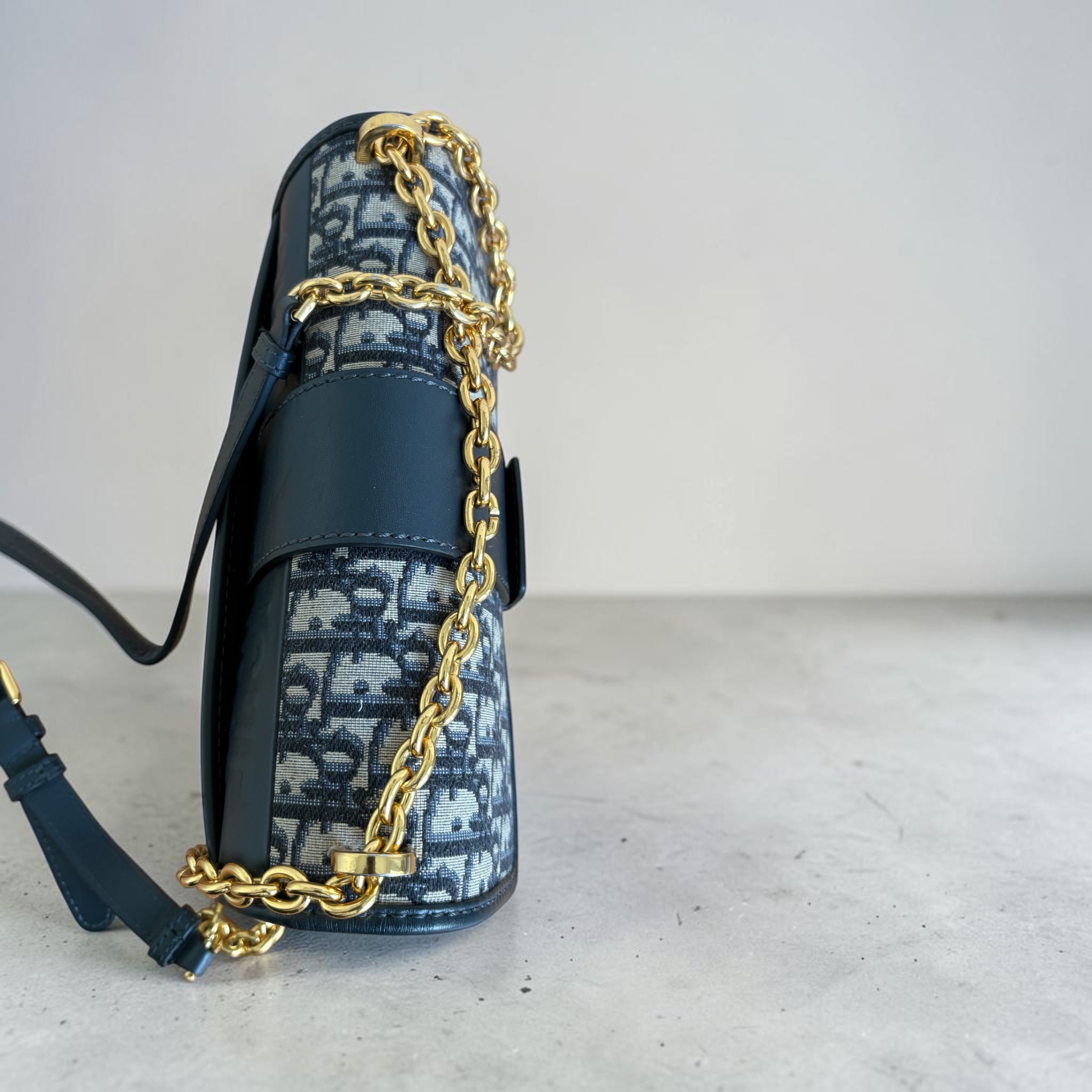 Christian Dior 30 Montaigne Bag – Oblique Jacquard & Navy Leather