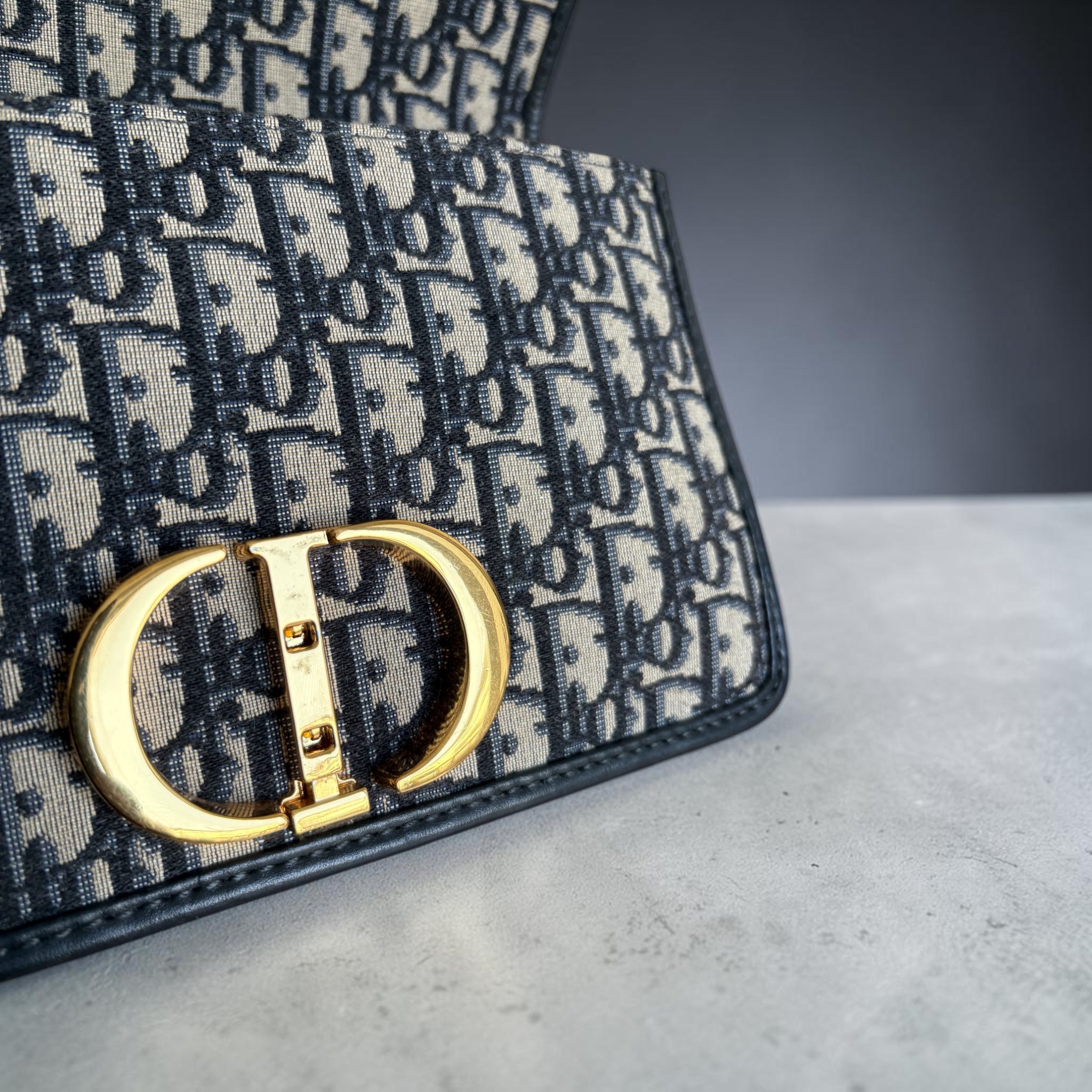 Christian Dior 30 Montaigne Bag – Oblique Jacquard & Navy Leather