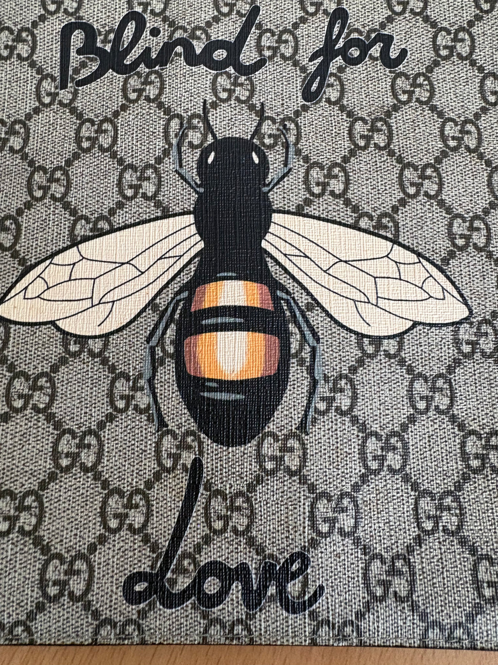 Gucci 'Blind for Love' Bee GG Supreme Pouch