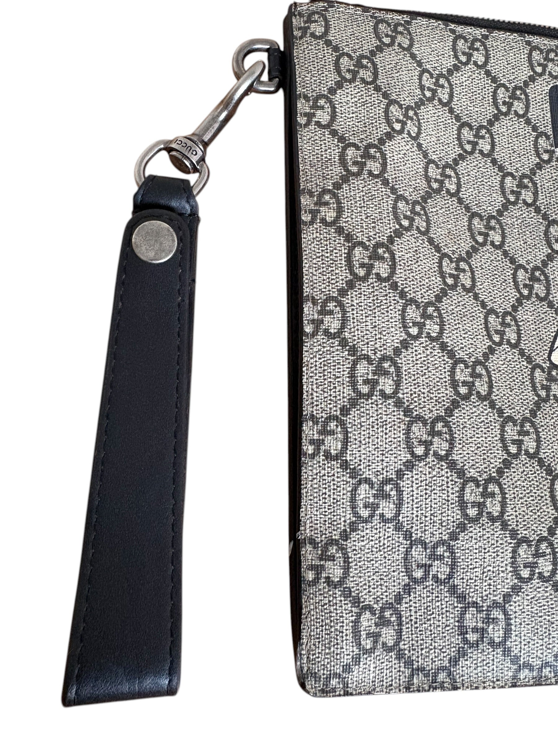 Gucci 'Blind for Love' Bee GG Supreme Pouch