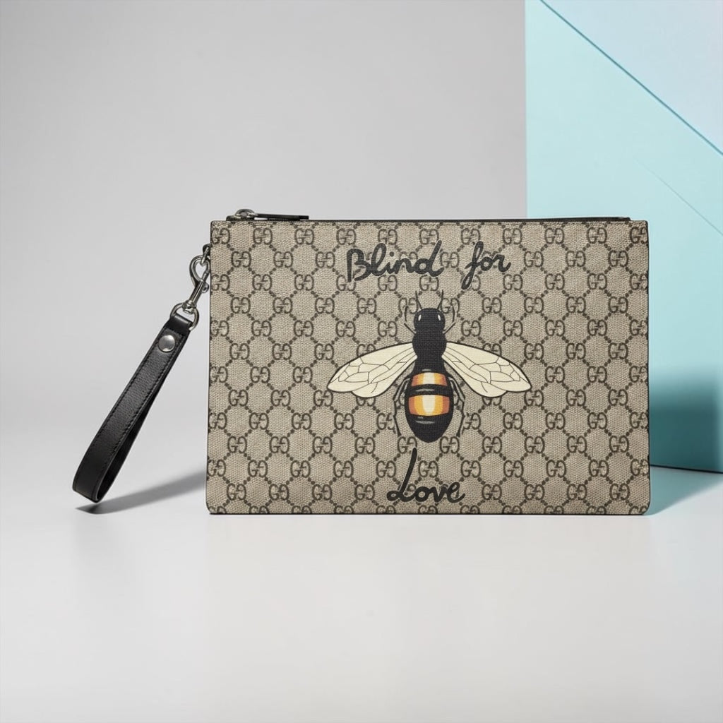 Gucci 'Blind for Love' Bee GG Supreme Pouch